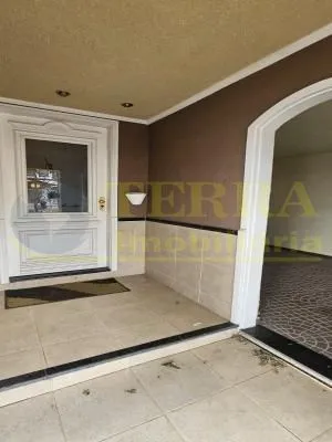 Imagem Casa com 2 quartos e 2 salas em Jardim das Flores, Osasco - 305m² de área total