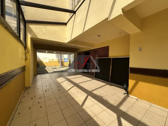Imagem Casa de Alvenaria Residencial e Comercial à venda no bairro Vila Izabel em Curitiba.