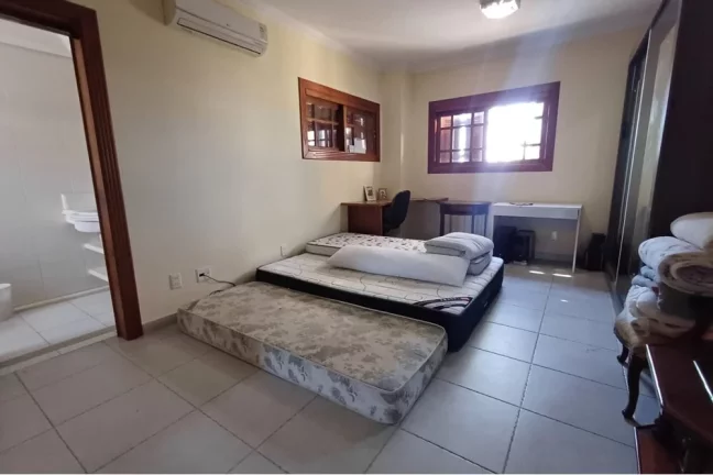 Imagem Casa para venda no bairro Partenon em Porto Alegre