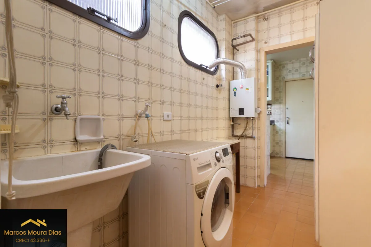 Imagem Apartamento em Perdizes com 4 Dormitórios ( 1 suíte) com 136m² e 2 Vagas. Edifício com Piscina e Portaria 24 hs