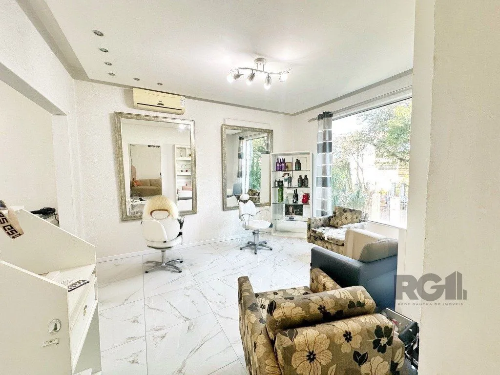 Imagem Casa comercial ou residencial com 14 vagas próxima á av. Teresópolis