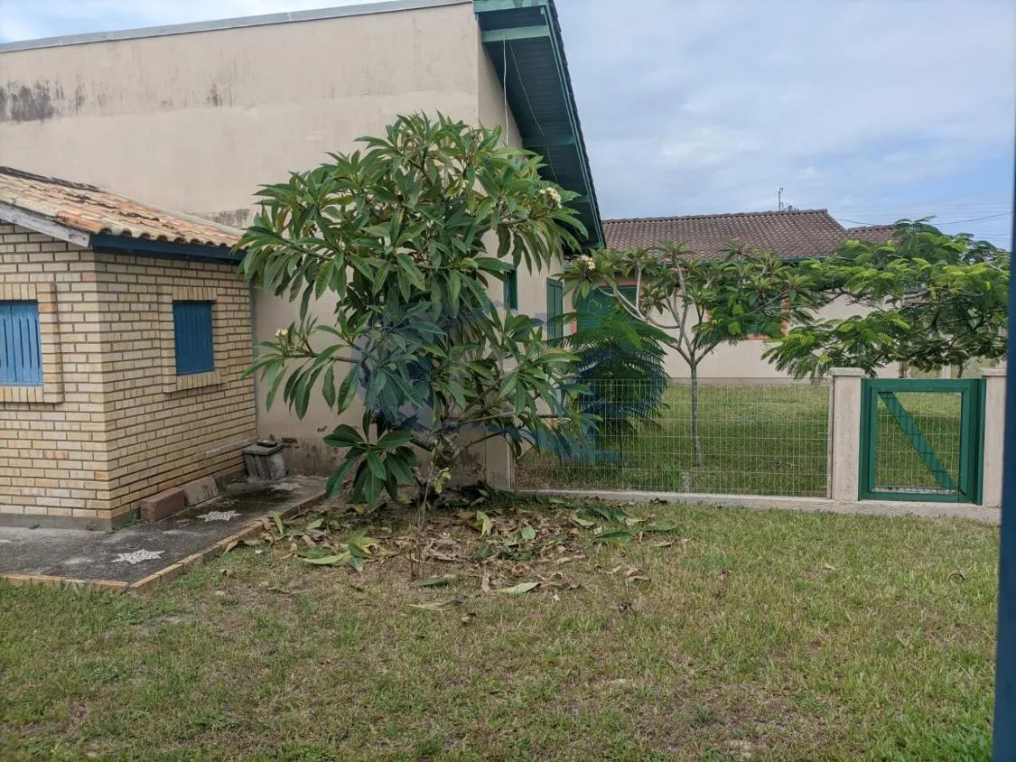 Imagem Casa á venda com 3 dormitórios na Bela Torres em Passo de Torres/SC