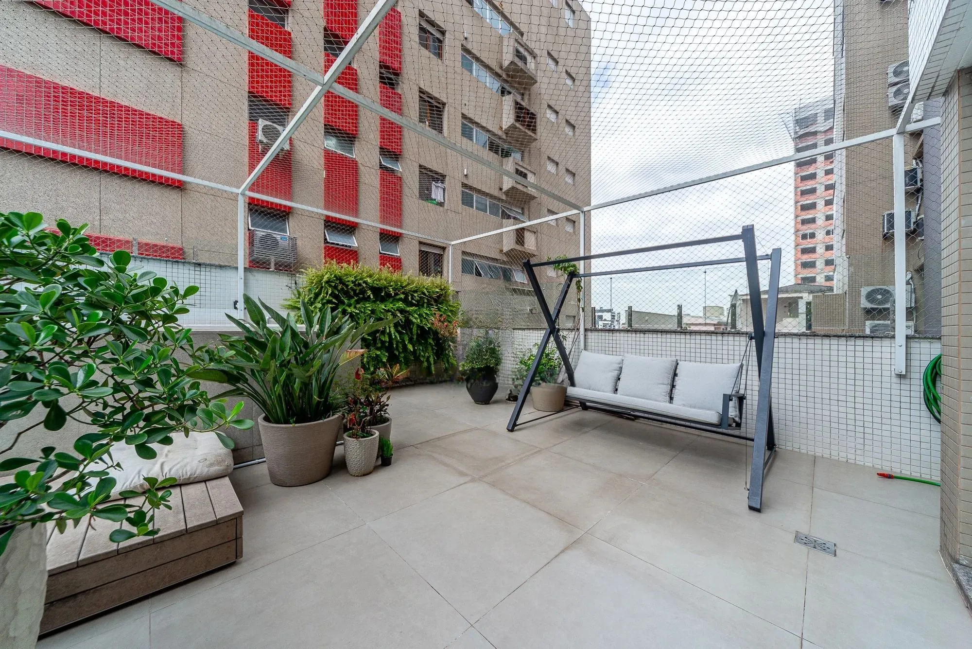 Imagem Apartamento Garden com 136m² e 3 dormitórios, 1 suíte, 2 vagas
