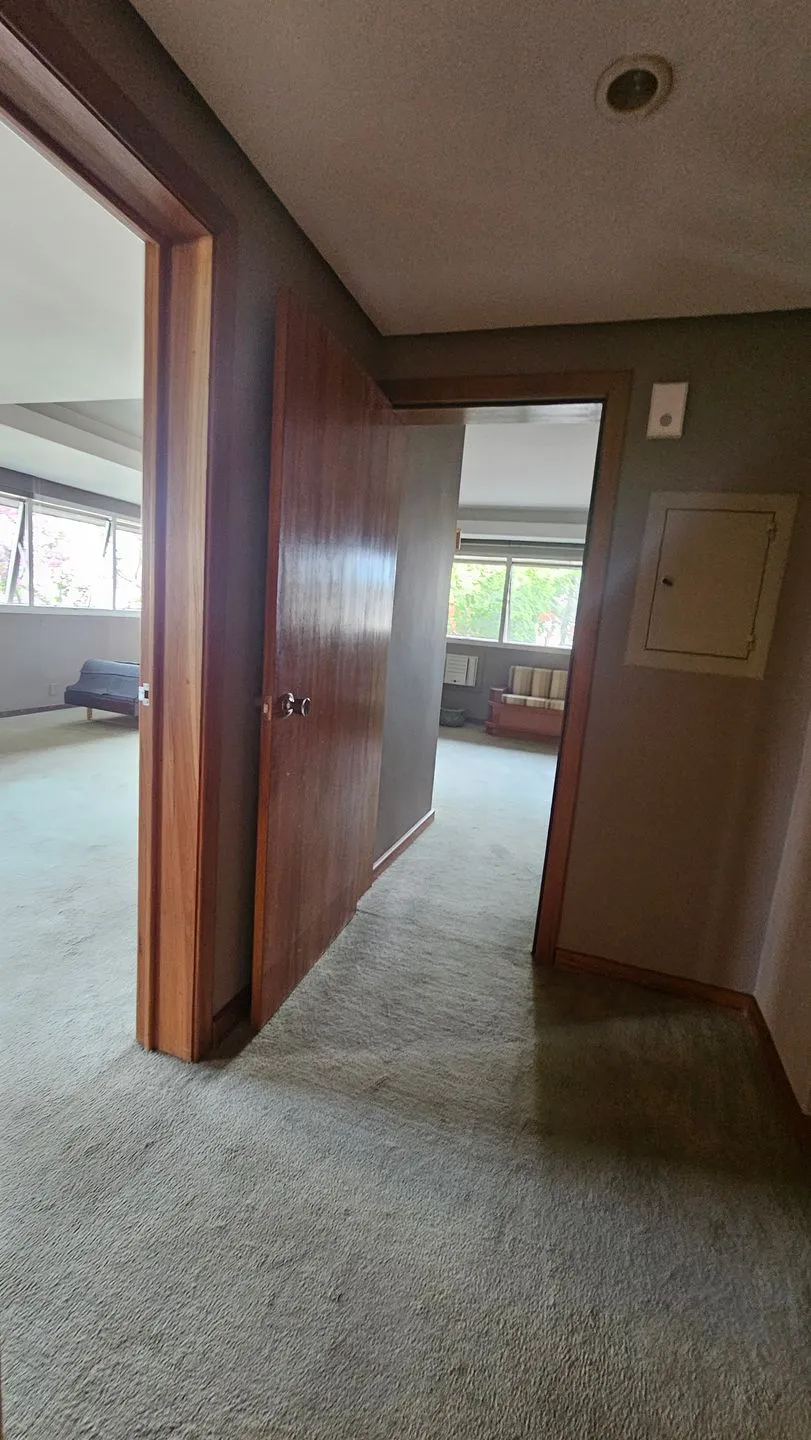 Imagem Conjunto Comercial à venda em Porto Alegre, Higienópolis, 75.61m2