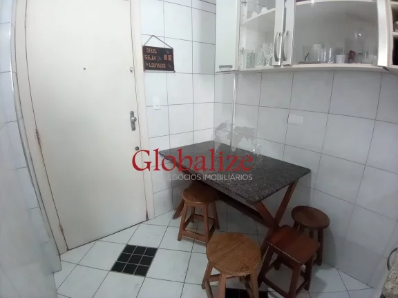 Imagem Apartamento a venda com 3 quartos, dependência, vista lateral para o mar no bairro Pompéia em Santos por R$850.000,00