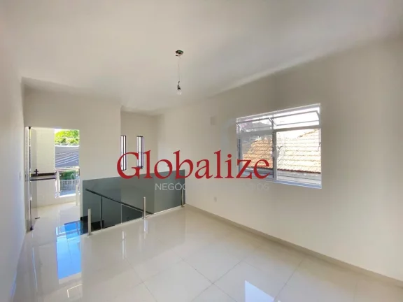 Imagem Linda casa à venda com 2 dormitórios sendo 1 suíte por R$ 660.000,00
