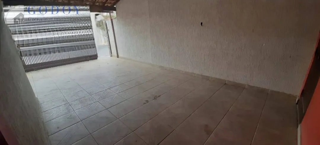 Imagem Casa térrea com suíte, escritório e varanda próxima ao Hospital Unimed