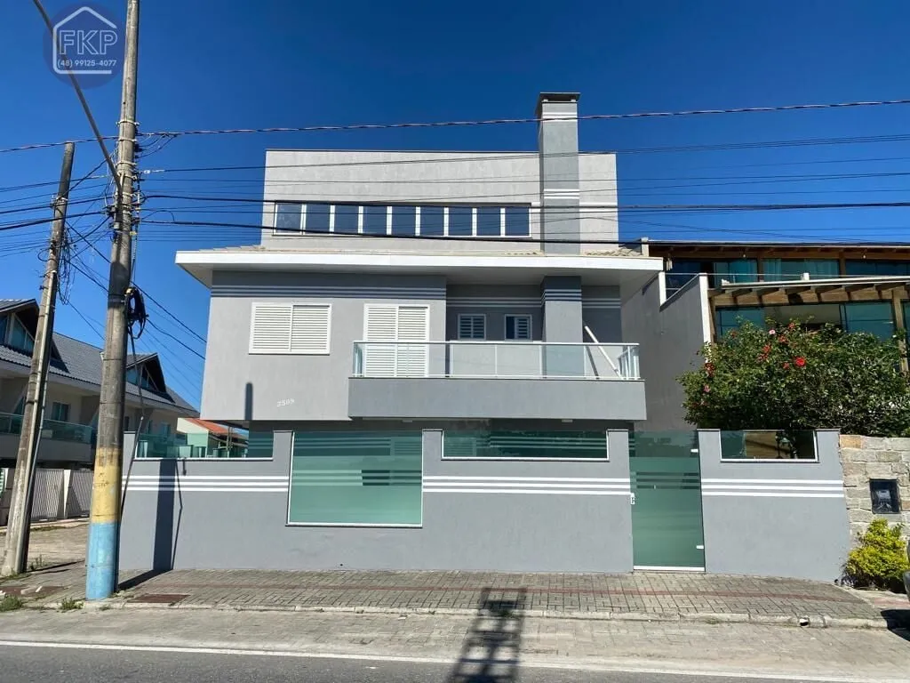 Casa Alto Padrão 7 dormitórios! em Avenida Prefeito Cirino Adolfo Cabral, 3509 - Meia Praia, Navegantes - SC