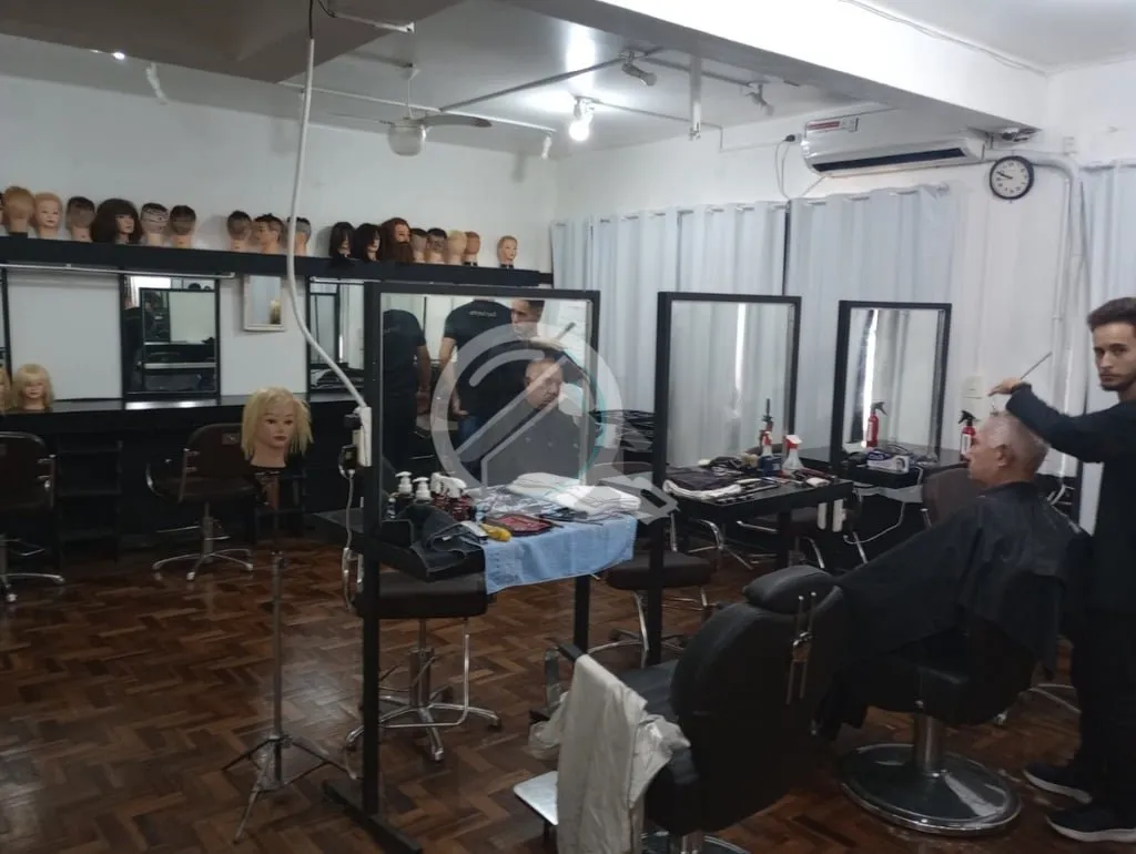 Imagem Vendo sala comercial de 80M², 2 banheiros, na Rua Dr Flores esquina Rua dos Andradas, excelente pon...