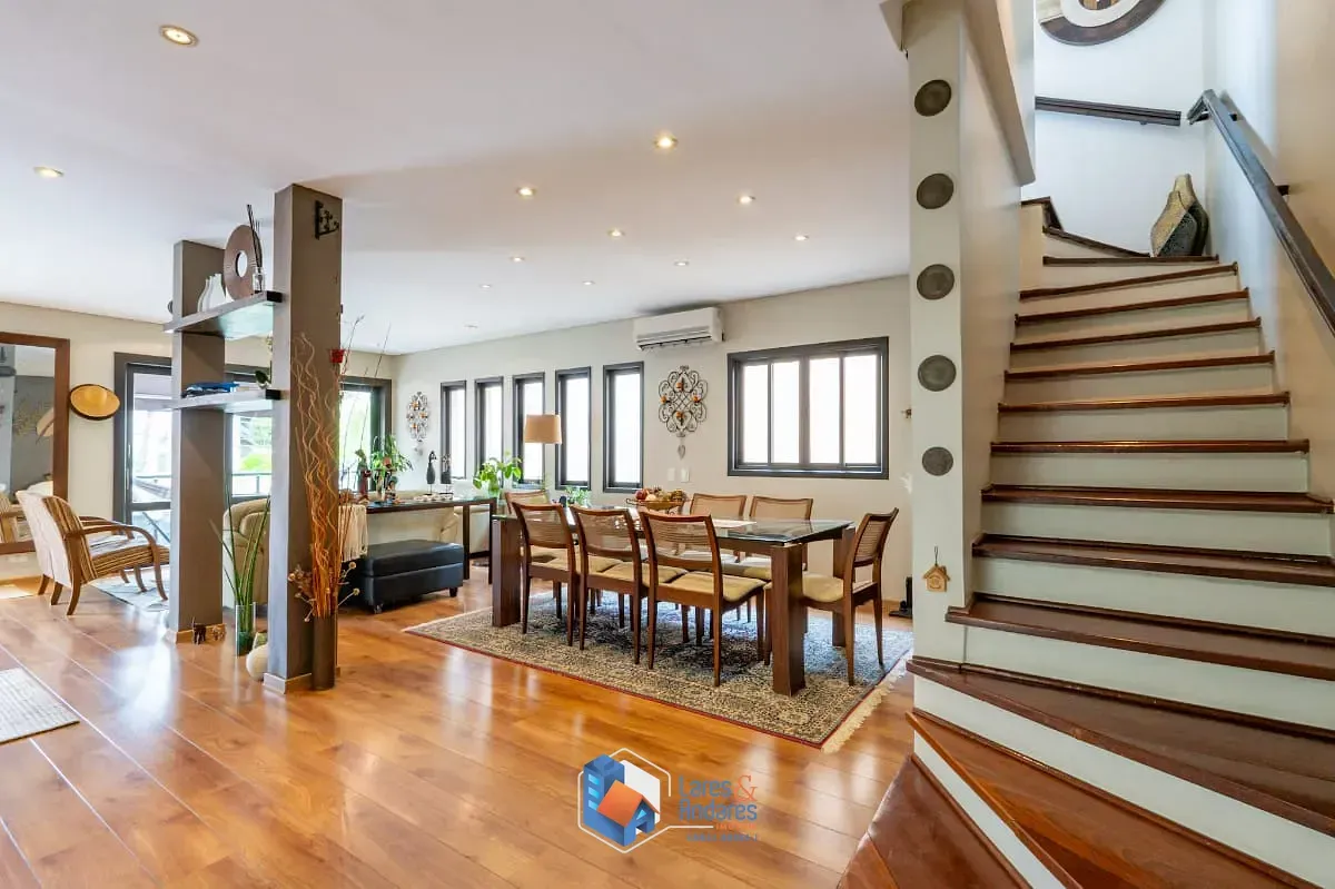 Imagem Casa para venda em Vila Suzana com 5 quartos, sendo 4 suítes, 373m²