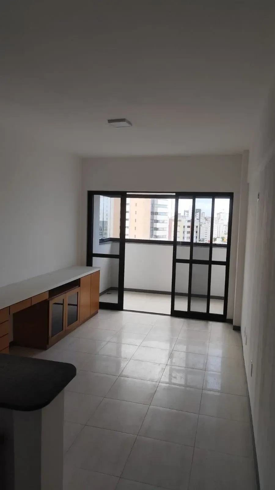 Imagem Apartamento com 1 Quarto para Alugar, 56 m² em Pituba - Salvador