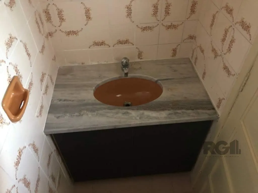 Imagem Apartamento no Passo D'areia de 2 dormitórios e vaga desocupado
