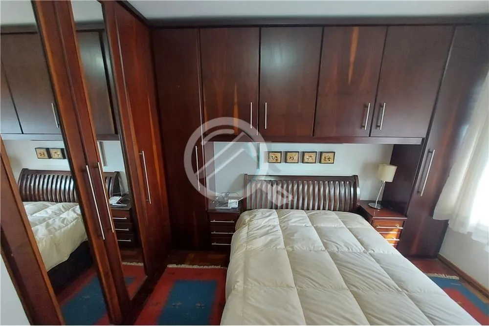 Imagem Apartamento, ensolarado de um dormitório, com peças amplas, semi-mobiliado, living dois ambientes,...