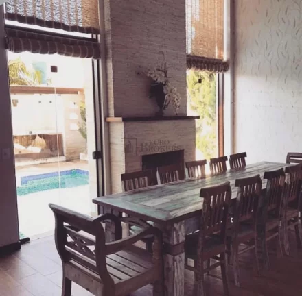 Imagem Casa alto padrão com 5 suítes na Praia dos Amores.
