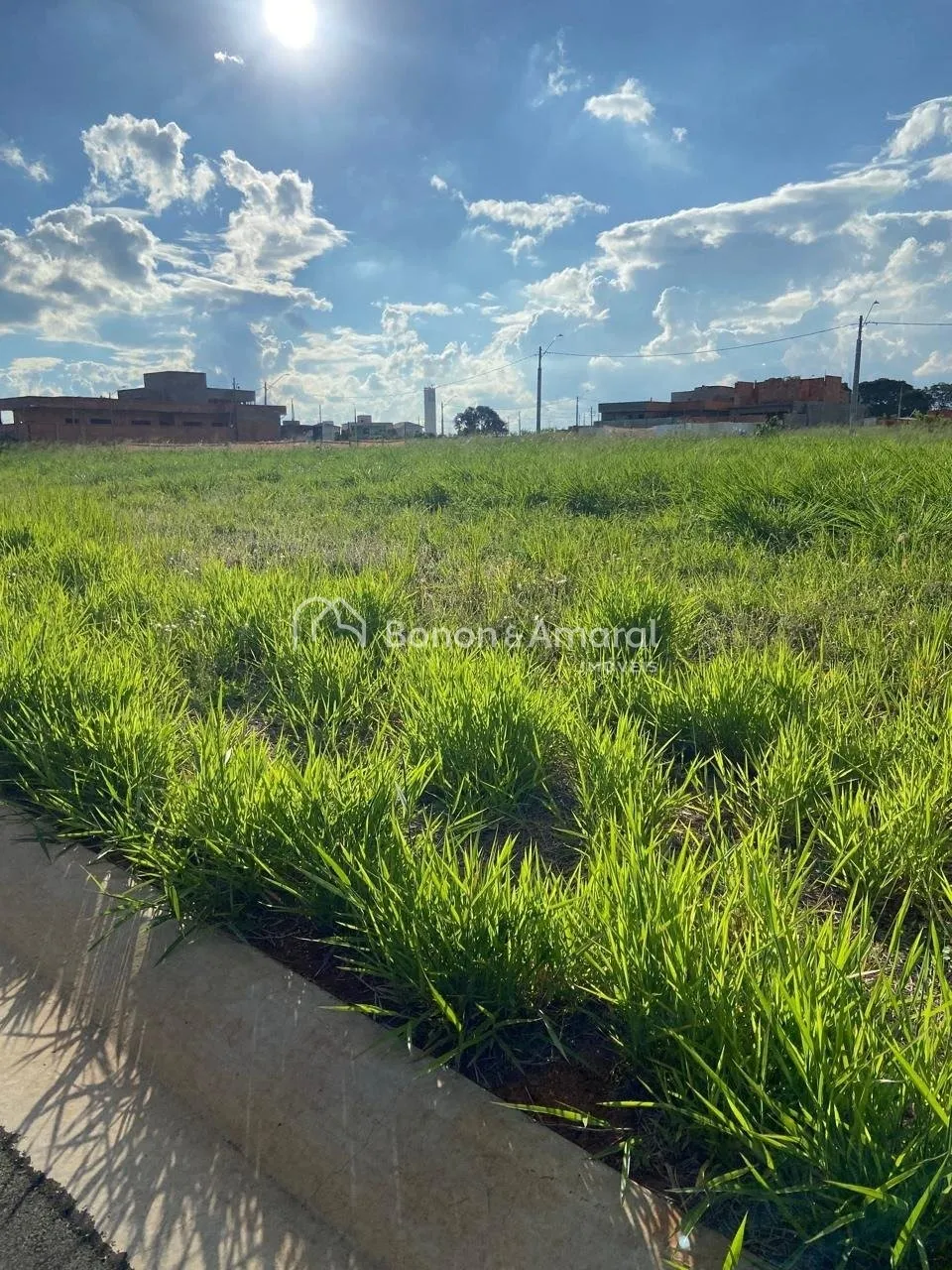 Imagem Amplo terreno em condomínio com lazer completo em Paulinia