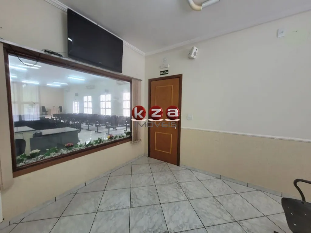 Imagem Casa Comercial à Venda em Valinhos-SP - Vila D'agostinho: 02 Quartos, 3 Salas, 1 Banheiro, 2 Vagas de Garagem, 182,00 m² de Área.