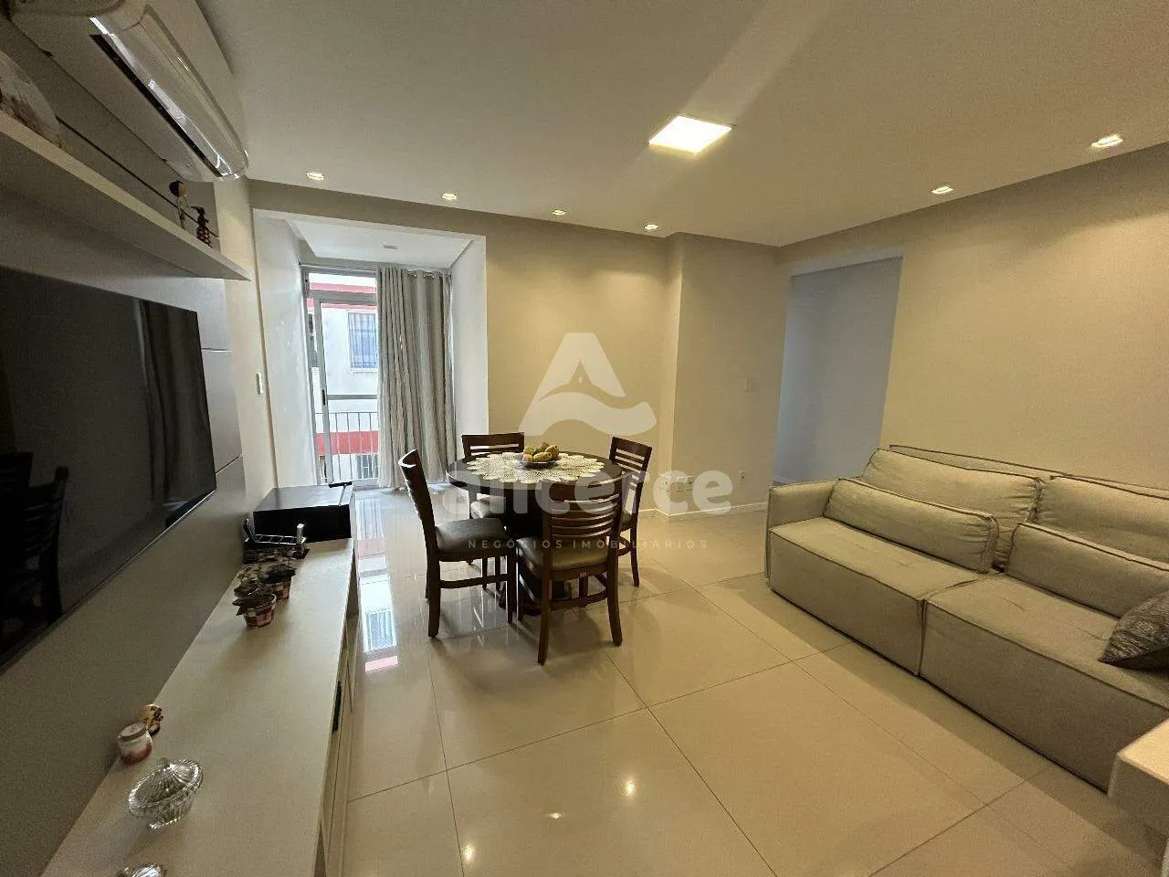 Imagem Apartamento à venda com 3 quartos 1 suíte, 89,56m² em Balneário Florianópolis