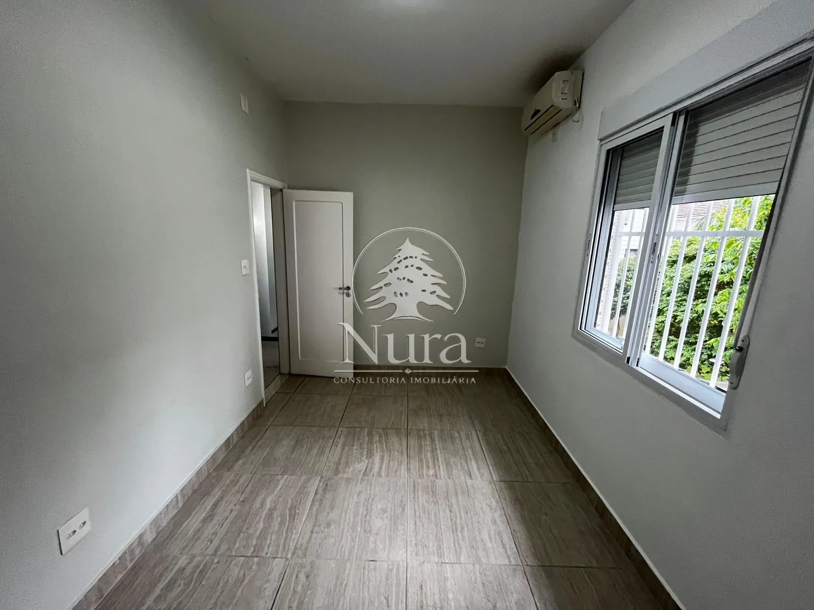 Imagem Sobrado de 3 quartos, 152m² no bairro Embaré, em Santos