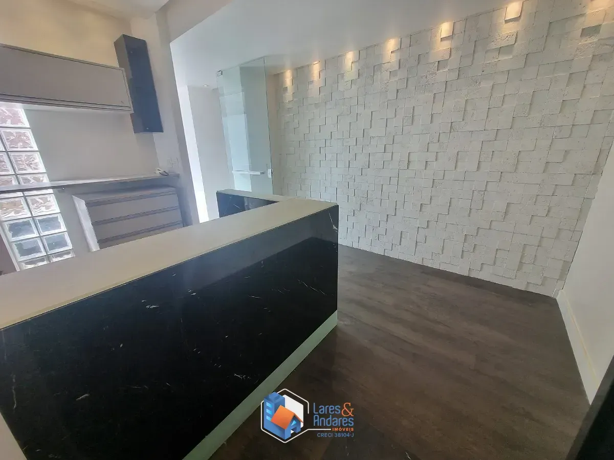 Imagem Conjunto comercial para venda em Cerqueira César, 108m²