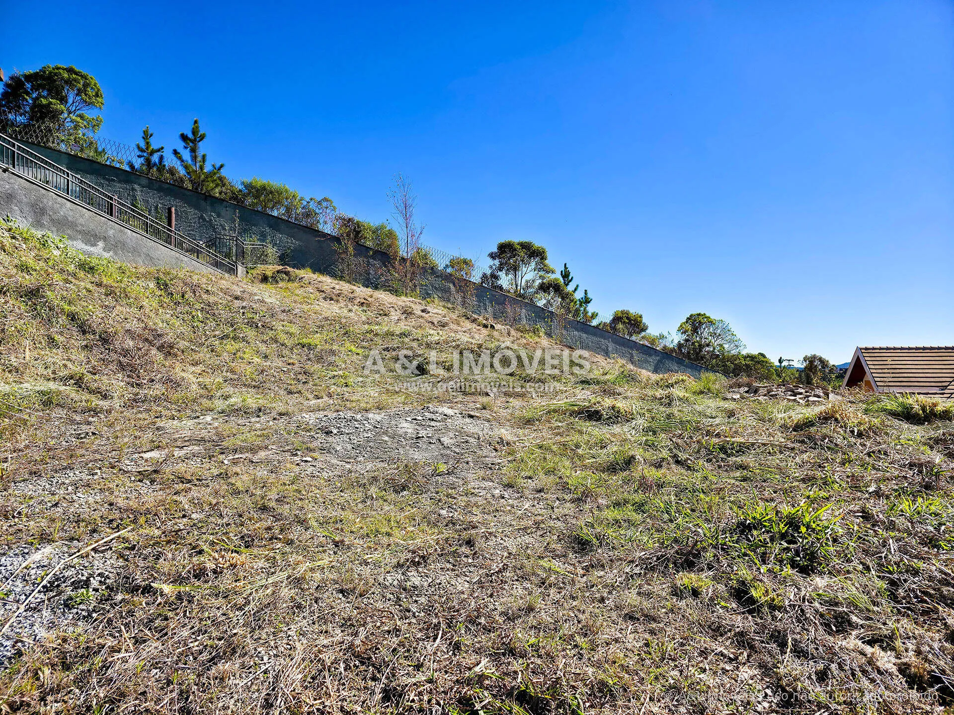 Imagem Terreno no Condomínio Ecológico II com 1.004,01 m², aclive e vista