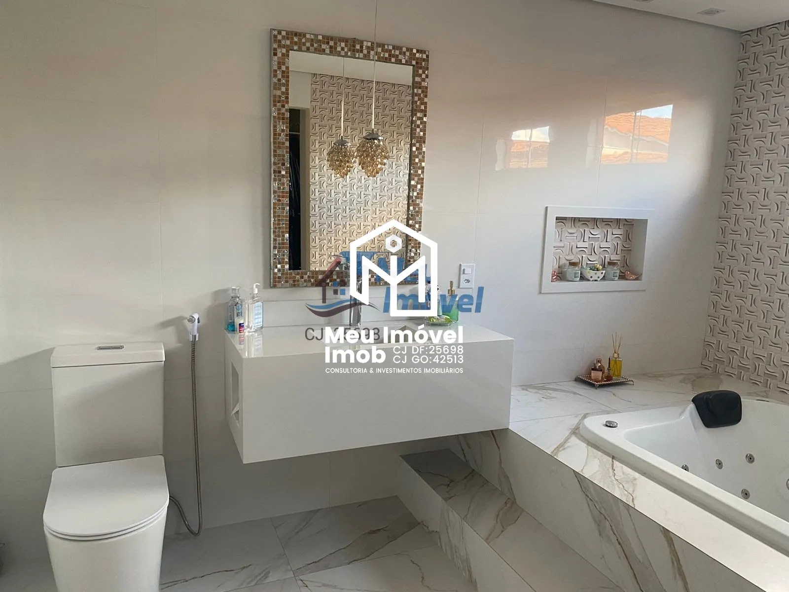 Imagem Casa 4 Quartos 4 Suítes 8 Vagas 350m² Reformada