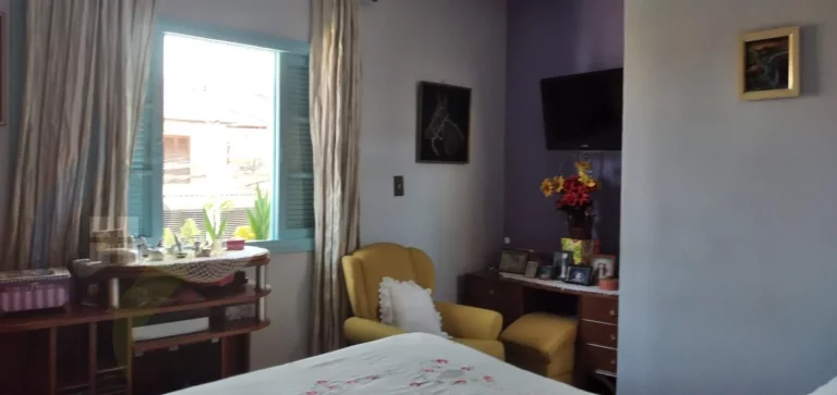 Imagem Casa de 2 dormitórios sendo 1 suíte, 3 banheiros, 2 vagas, com 131m² em Taboão, São Bernardo do Campo