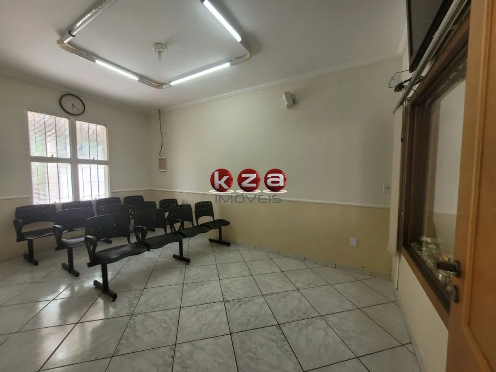 Imagem Casa Comercial à Venda em Valinhos-SP - Vila D'agostinho: 02 Quartos, 3 Salas, 1 Banheiro, 2 Vagas de Garagem, 182,00 m² de Área.