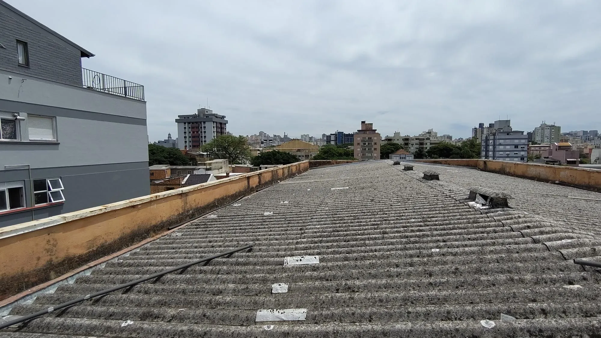 Imagem Prédio Comercial no bairro Menino Deus.