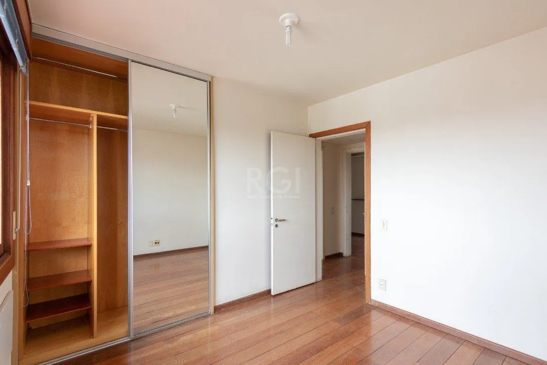 Imagem Cobertura para Venda - 302m², 4 dormitórios, sendo 1 suites, 3 vagas - Menino Deus