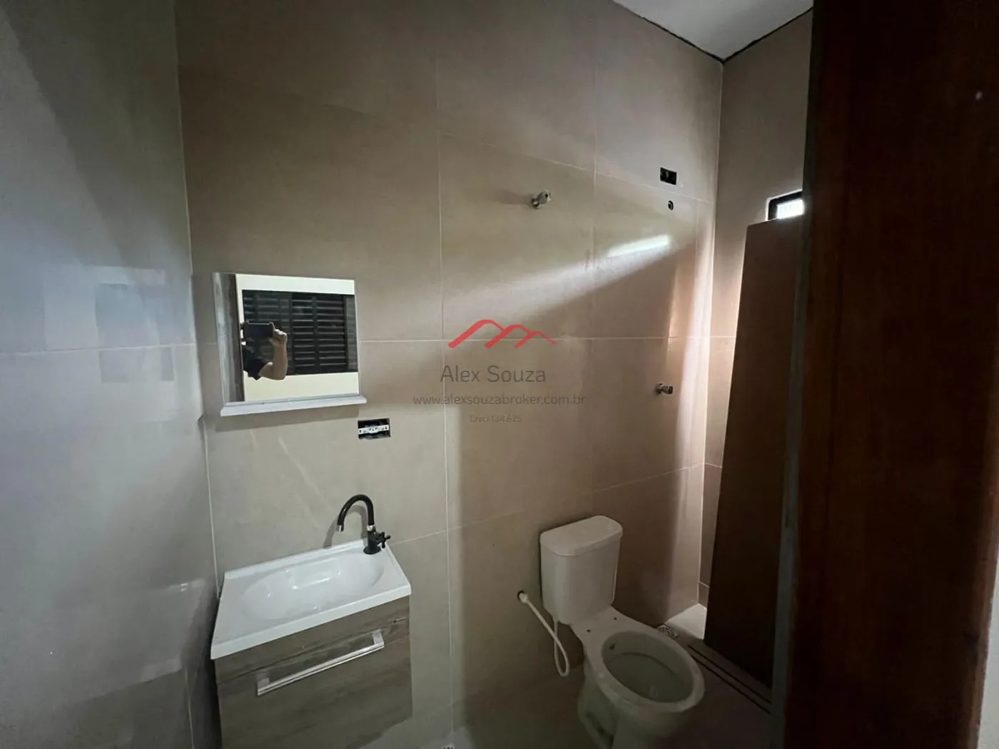 Imagem Casa para Venda em Hortolândia, Jardim Carmen Cristina, 3 dormitórios, 1 suíte, 2 banheiros, 2 vagas