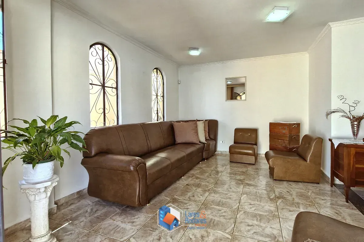 Imagem Sobrado para venda em Parada Inglesa com 6 quartos, sendo 2 suítes, 150m²