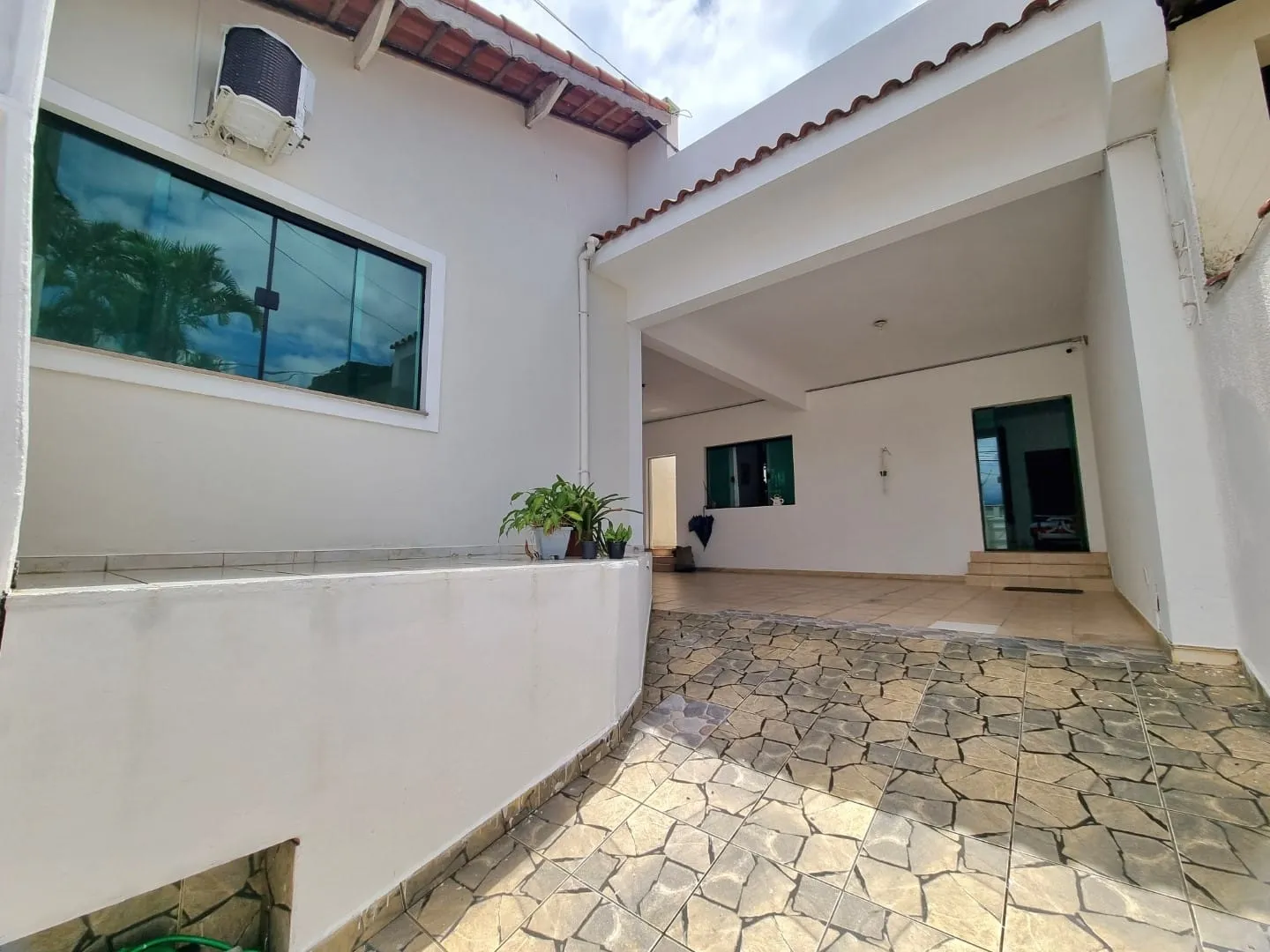 Foto do imóvel Casa à venda 4 Quartos, 4 Suites, 3 Vagas, 300M², Nova Guará, Guaratinguetá - SP