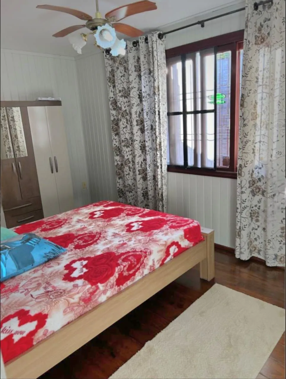 Imagem Casa a venda com 3 dormitórios no Centro de Guaíba.