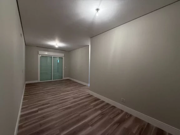 Imagem Casa em Condomínio com 4 quartos em Santa Felicidade