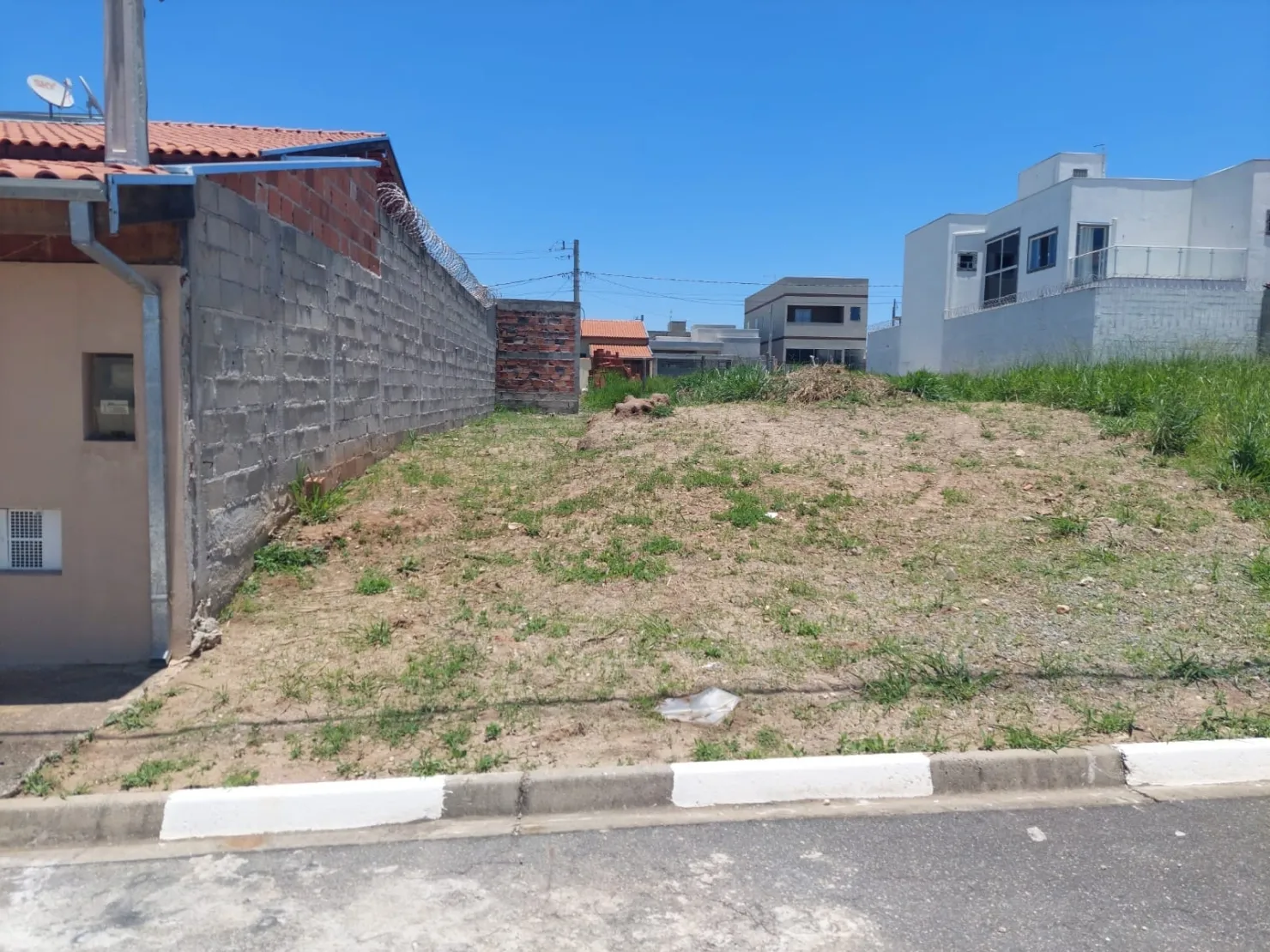 Foto do imóvel Terreno à venda 176M², Loteamento Residencial e Comercial Flamboyant, Pindamonhangaba - SP