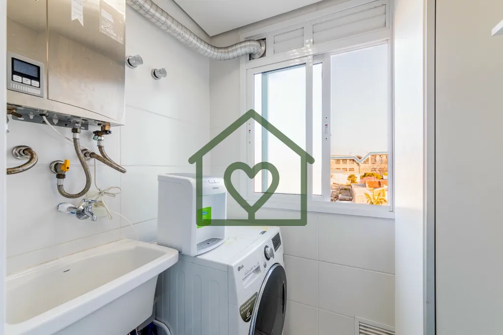 Imagem Apartamento à venda no bairro Azenha, totalmente mobiliado, com 56 m2 de área privativa em andar i...