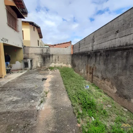 Imagem Casa com 3 Quartos 2 vagas cobertas à venda no Jardim São Vicente em Jundiaí/SP
