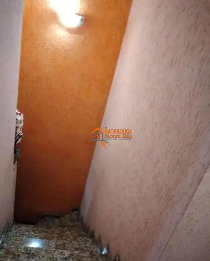 Imagem Sobrado com 3 dormitórios à venda, 125 m² por R$ 690.000 - Parque Continental I - Guarulhos/SP