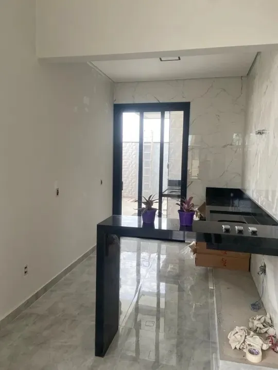 Imagem Casa térrea em um lote de esquina no condomínio Horto Florestal Villagio.