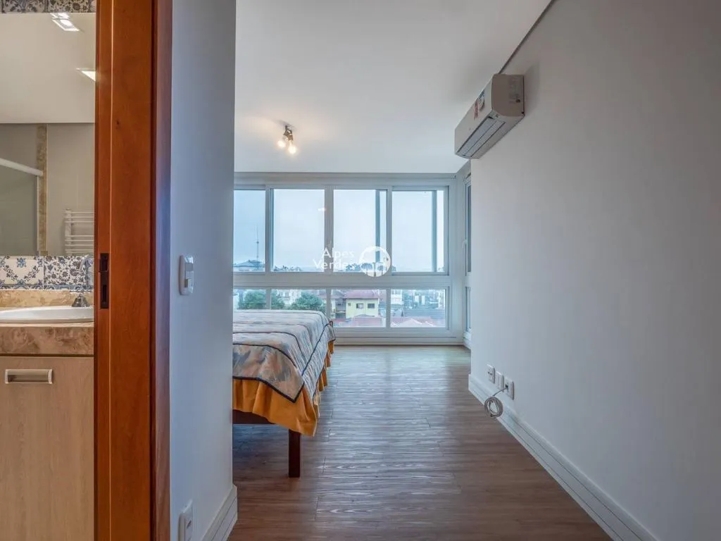 Imagem VENDE-SE APARTAMENTO COM 4 SUITES PROXIMO A RUA COBERTA DE GRAMADO