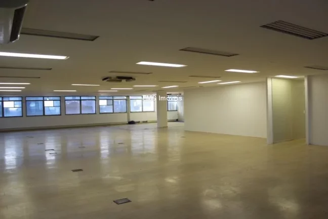 Imagem Prédio Comercial de Alto Padrão em Condomínio - 5 Banheiros, 6 Vagas de Garagem, 517m² - São Paulo, Pinheiros