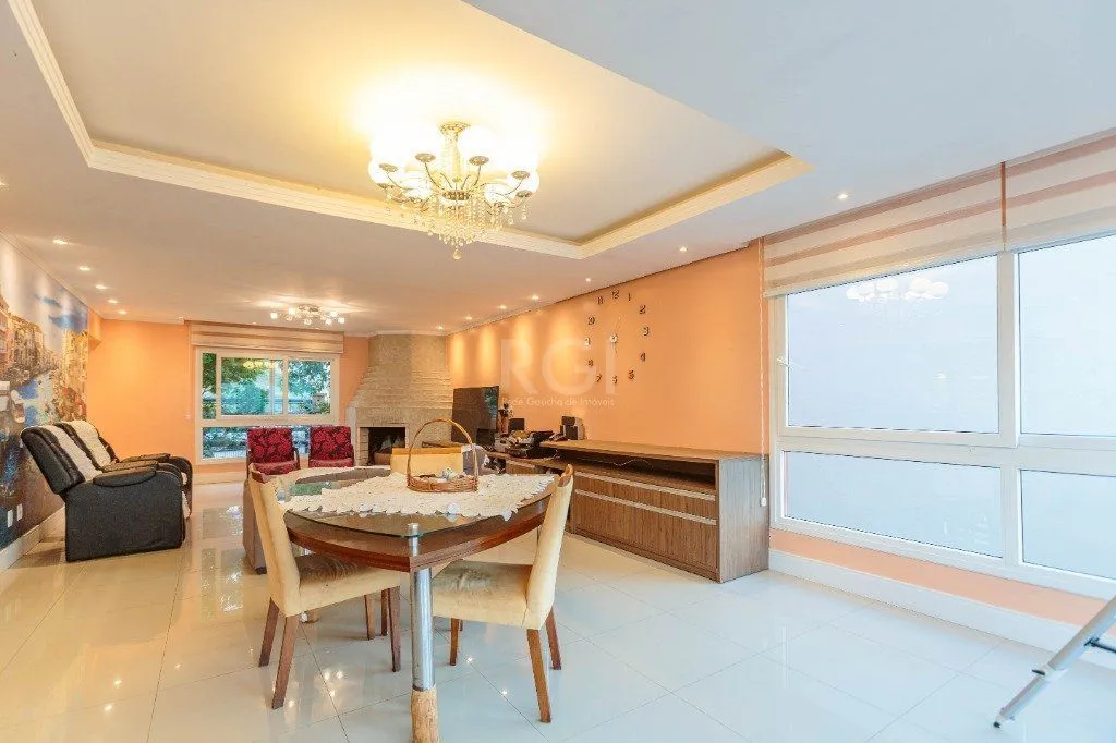 Imagem Casa de 498m², bairro Teresópolis
