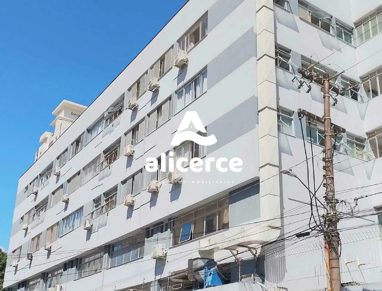 Imagem Amplo apartamento de 3 dormitórios no Coração do Estreito