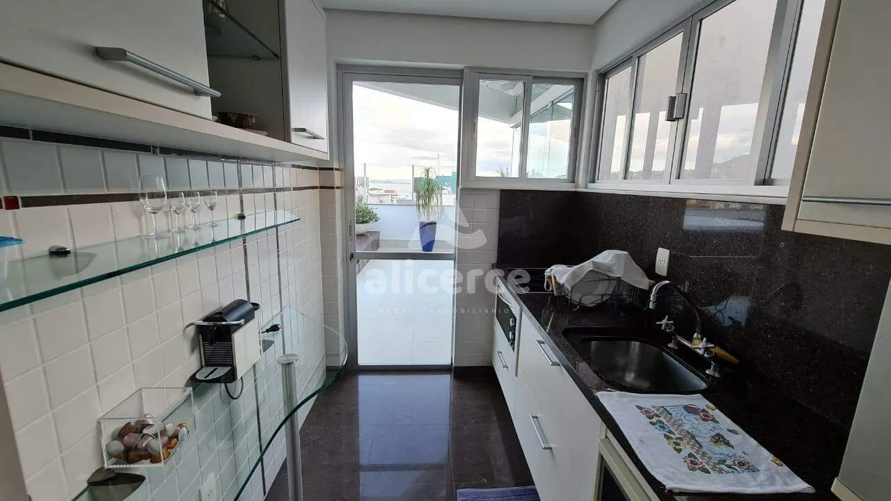 Imagem Cobertura à venda com 3 quartos 1 suíte, 173m² em Centro Florianópolis