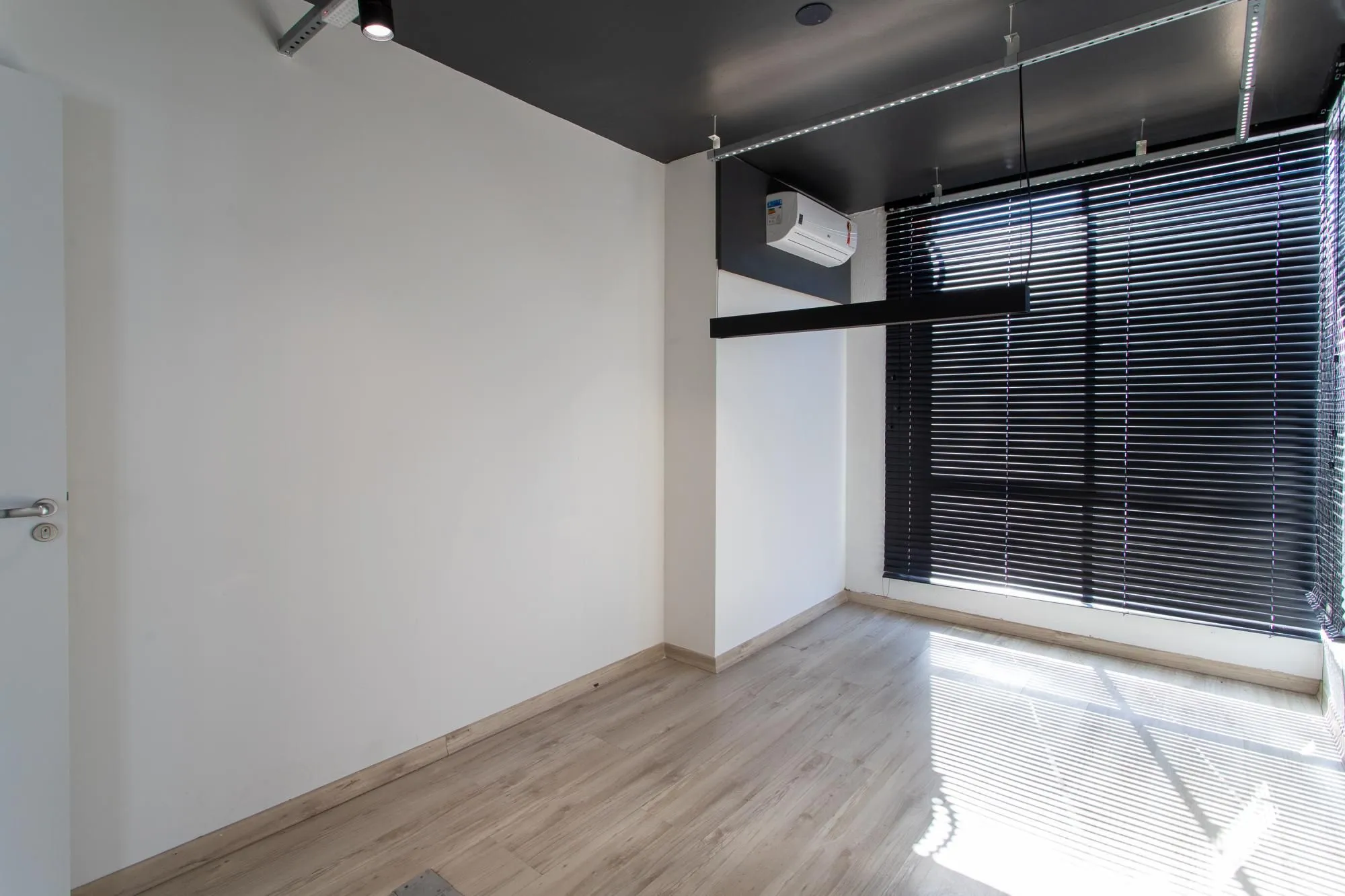 Imagem Andar inteiro com 214 m²