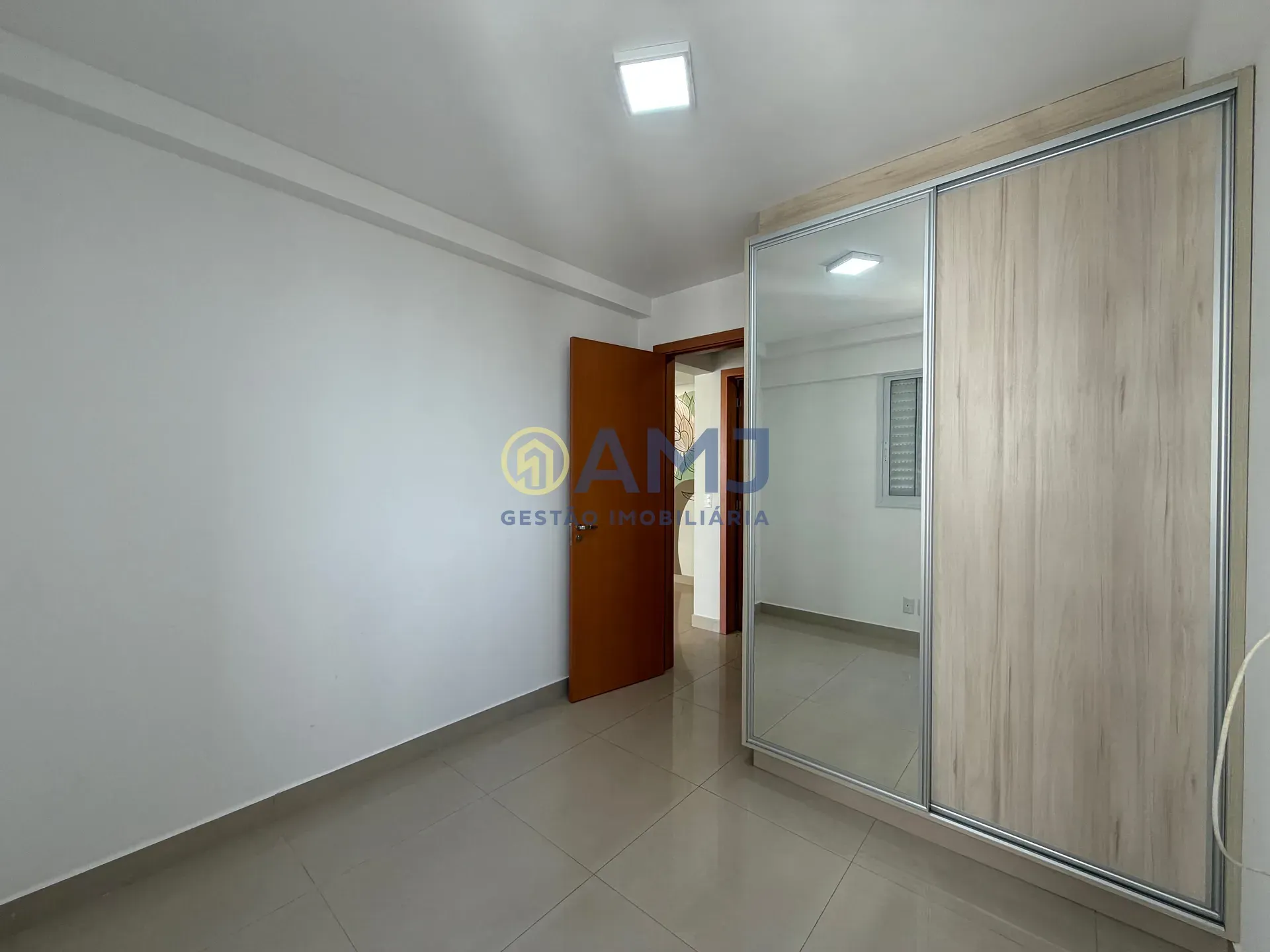 Imagem APARTAMENTO À VENDA | OPORTUNIDADE - PRAÇA SUDOESTE | VILA LUCY