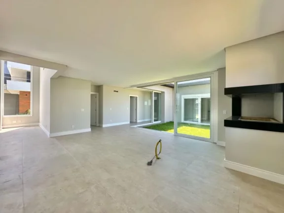 Imagem Casa em Condominio 4 Dormitórios - Bairro Araçá