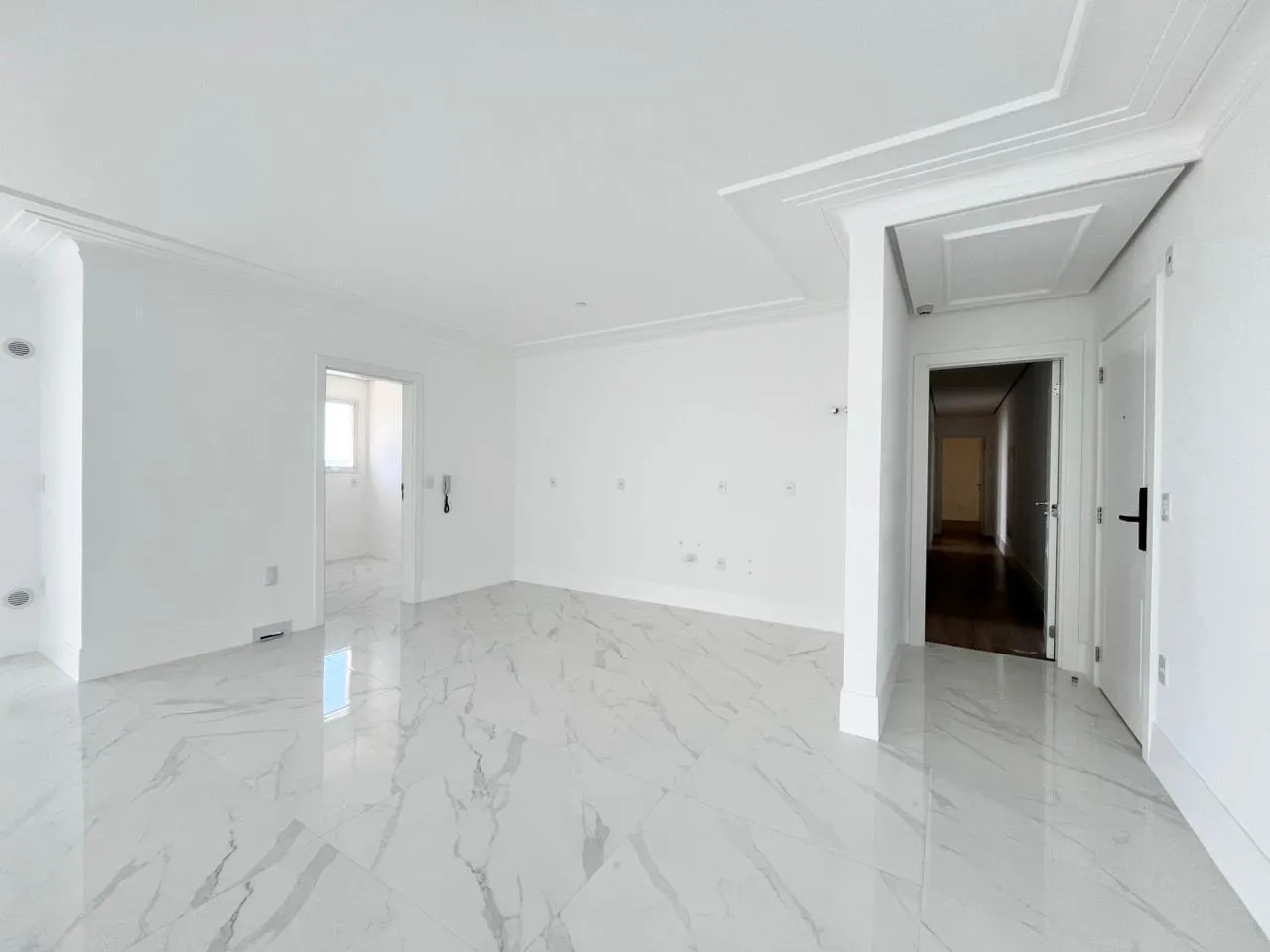 Imagem Apartamento com vista para o mar à venda com 190m2 por R$ 4.048.000,00