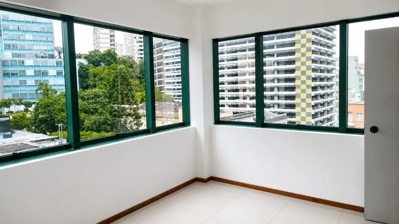 Imagem Sala comercial à venda em Porto Alegre, Centro Histórico, 57.68m2