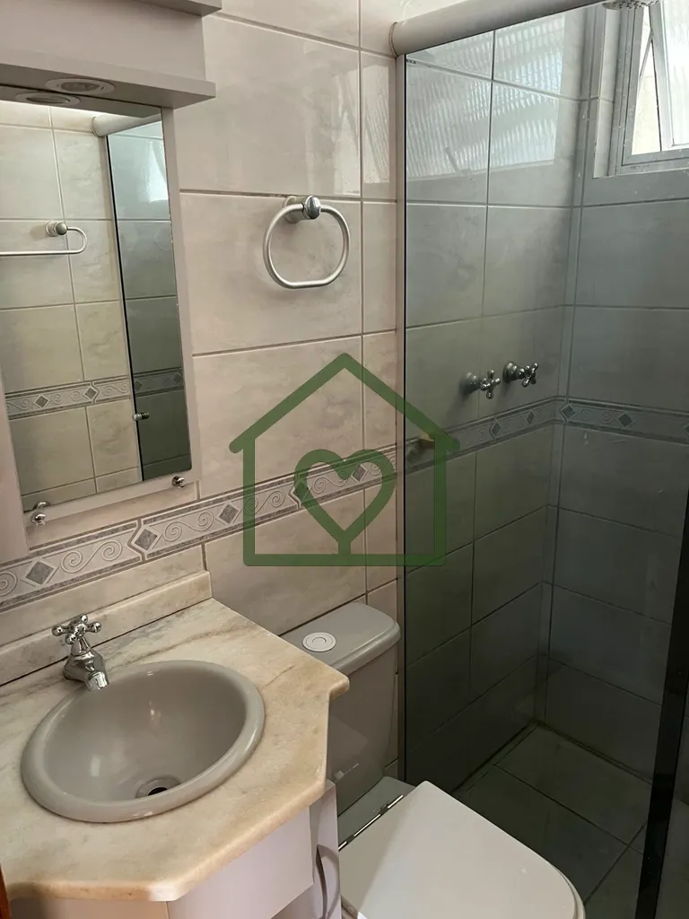 Imagem Procurando um lugar para chamar de lar? Esse apartamento semimobiliado conta com uma cozinha sob med...